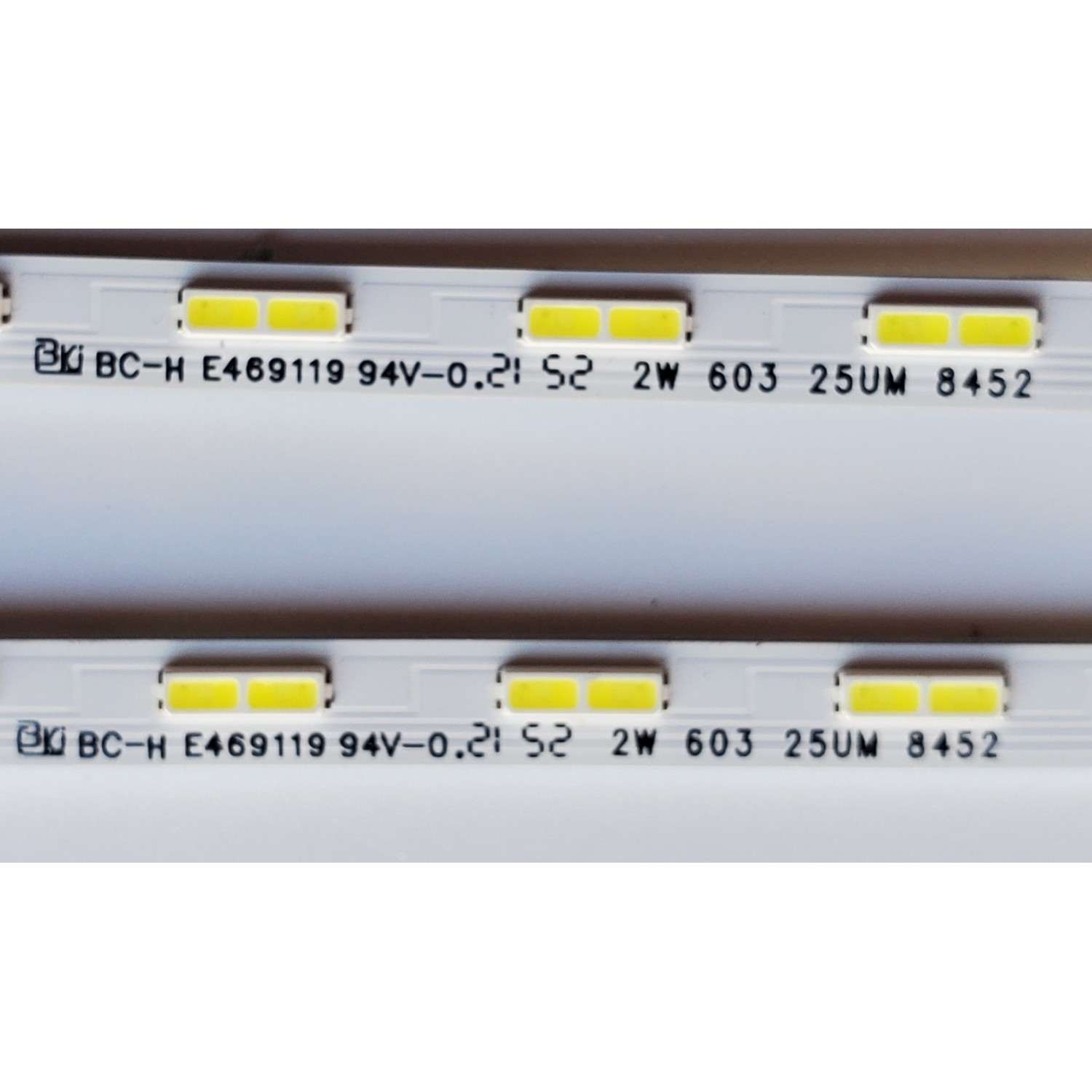 KIT DE LED'S  PARA TV SAMSUNG ((2 PIEZAS)) NUMERO DE PARTE BN96-52597A / 52597A / AU8K/9K_STC500AF7_7020_2IN1_40LEDs_REV1.0_201020 / PANEL CY-SA050HGAV4H / MODELOS HG50AU800NFXZA / UN50AU8000FXZA   - Imagen 3